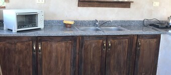 Cozy 1-bedroom apartment in delightful Siwa with AC