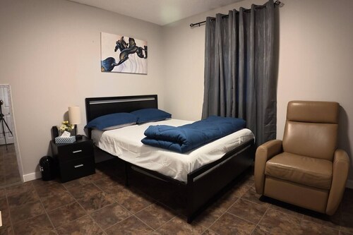 Entire Private Unit | Free Parking | Self Check-In