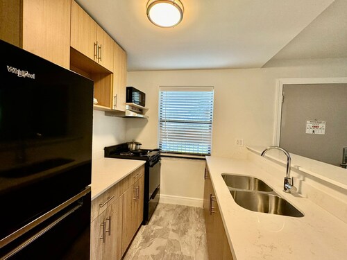 Cozy One Bedroom Suite with Two Double Beds In the Heart of Boynton/Delray Beach