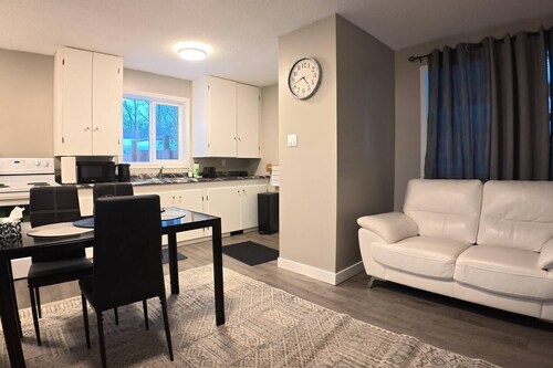 Entire Private Unit | Free Parking | Self Check-In