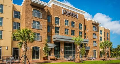 Free Breakfast | Hearing ADA Suite in Charleston