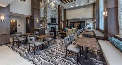 Free Breakfast | King Studio Suite + Balcony