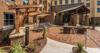 Free Breakfast | Mt. Pleasant Studio w/ Balcony