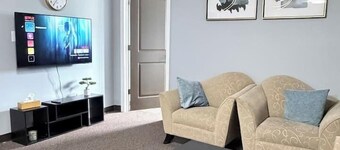 Private 2BR Suite Near Downtown & Hospital