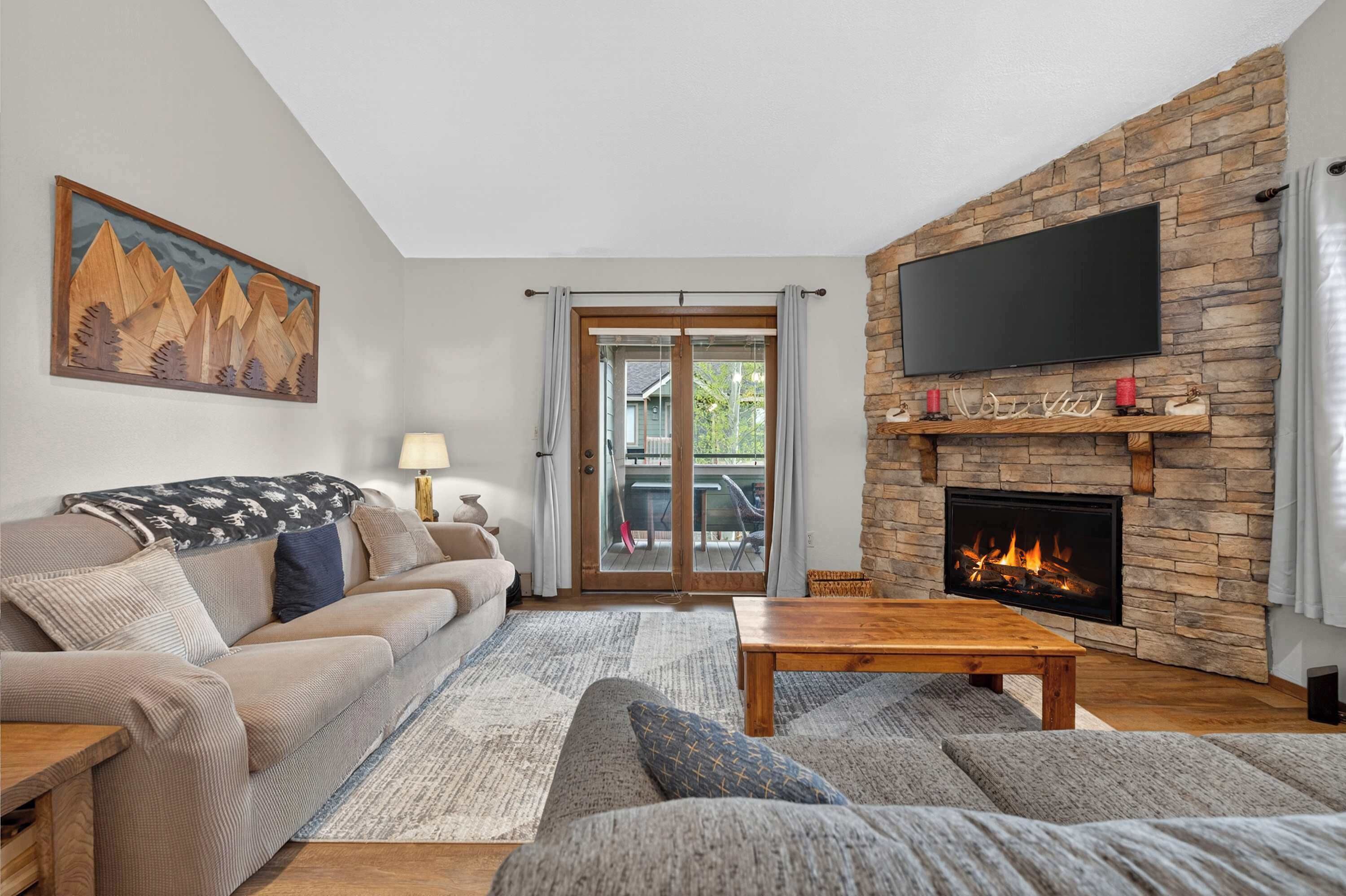 TV, fireplace, offices