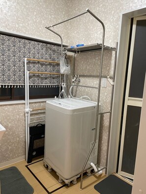 Hair dryer, soap, toilet paper - Vrbo Property (秩父市)