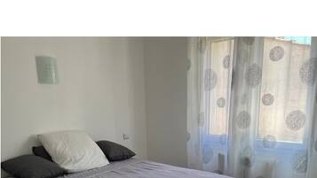 4 habitaciones, tabla de planchar con plancha y wifi gratis