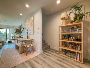 Interior - Perfect 3-ensuite-bedroom townhome with private rooftop and yard in Los Angeles (Los Angeles)