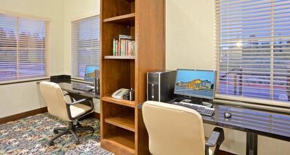 Suite w/ Kitchen | Free Breakfast | Nr Paine Field
