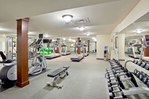 Fitness facility - Large Suite w/ Full Kitchen | Breakfast Included! (Mukilteo)