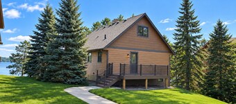 Fully remodeled large 4BR year-round Bay Lake home with stunning lake views