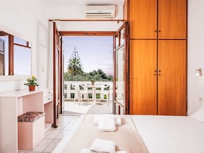 Unclassified image, 3 of 14, button - Apartment 7 with seaview and beautiful sunset by Interhome (Chania)