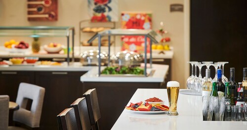 Accessible 1BR King Suite w/ Free Breakfast