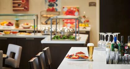Accessible 1BR King Suite w/ Free Breakfast