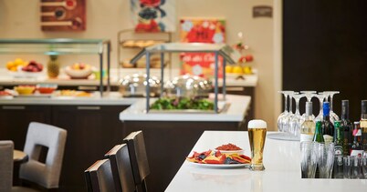 Accessible 1BR King Suite w/ Free Breakfast