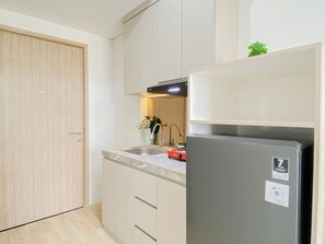 Ảnh chưa phân loại, 2 trong số 16 ảnh, nút