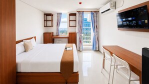 Room - Bright And Comfortable Studio Room At Apartment Tuscany Residence (South Tangerang)