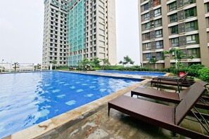Hồ bơi ngoài trời 
