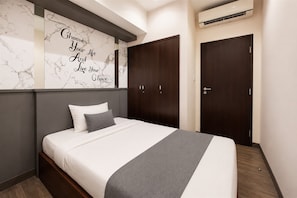 Ảnh chưa phân loại, 3 trong số 23 ảnh, nút
