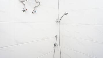 Standard Studio | Bathroom