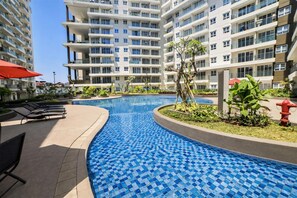 Hồ bơi ngoài trời 