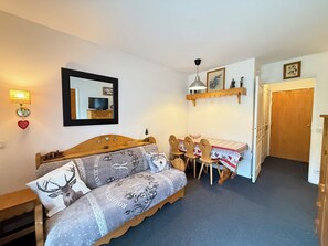 TV - Appart 4 pers • proche pistes• Piscine et sauna • Risoul (Risoul)