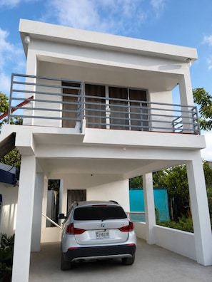 อพาร์ทเมนท์, 1 ห้องนอน | ระเบียง