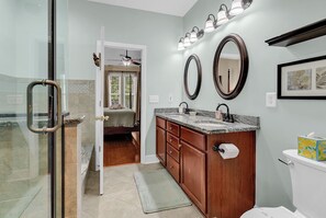 Shower, jetted bath, hair dryer, towels - Coastal Fairway Retreat, Sleeps 8, Pool! TPC Myrtle Beach across the street (Murrells Inlet)