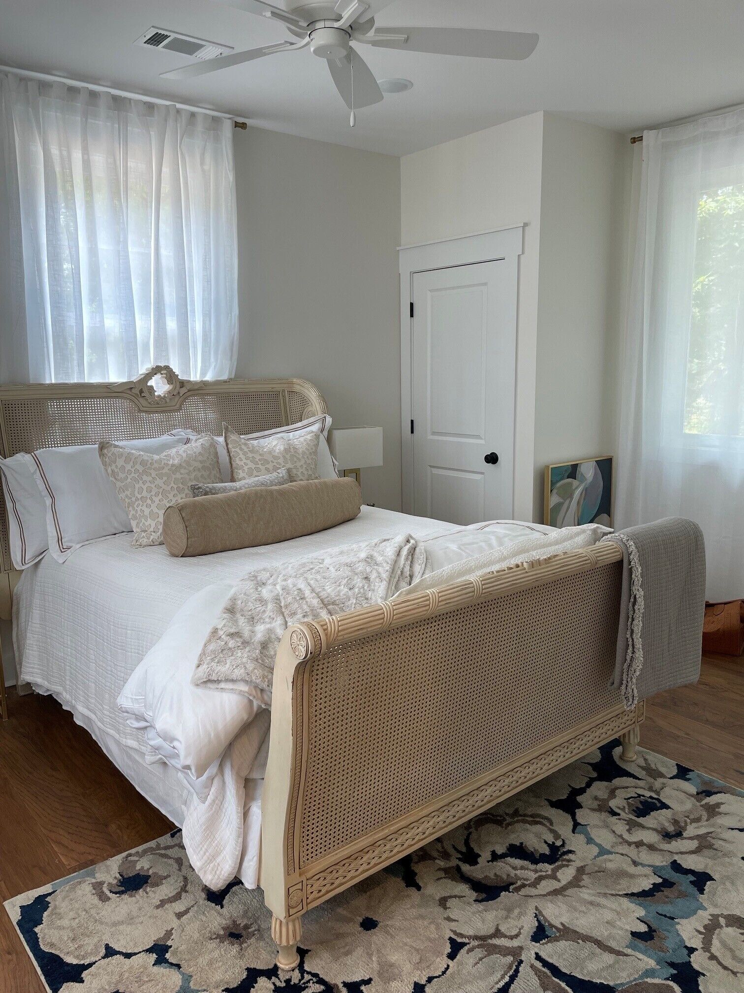 3 bedrooms, travel cot, free WiFi, bed sheets
