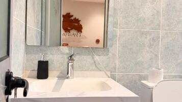 Shower, towels