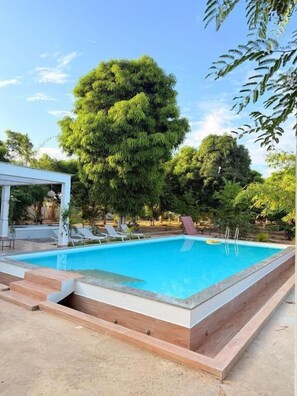 Outdoor pool - Viana Nature Resort Pool and Garden (Viana)