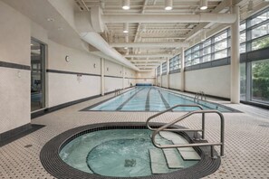 Pool - Downtown Vancouver 4-Bed Suite | Rogers Arena & BC Place (Vancouver)