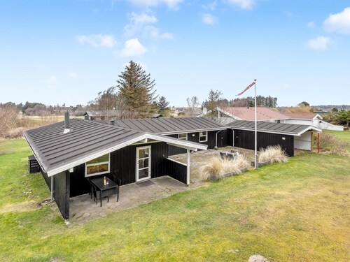 "Ruse" - 600m from the sea by Interhome