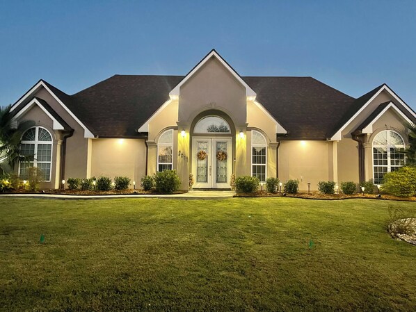 Exterior - Peaceful 2-bedroom house in charming New Iberia (New Iberia)