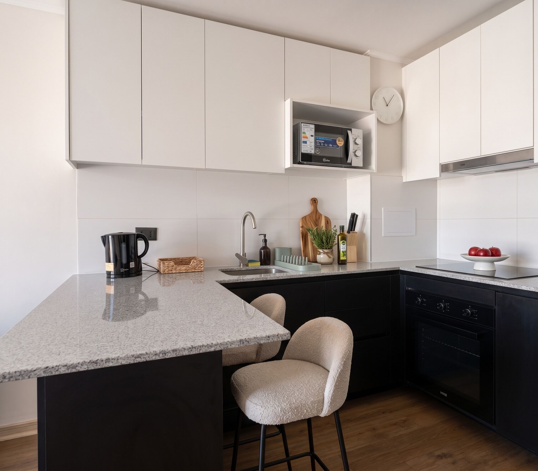 Apartment, 2 Bedrooms | Private kitchen | Fridge, microwave, oven, cookware/dishes/utensils