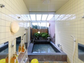 Bathroom - Tateyama Foothill Onsen Crayon House (Toyama)