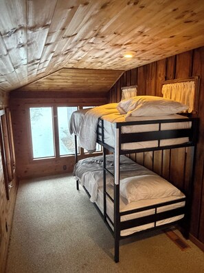 4 Schlafzimmer, Bügeleisen/Bügelbrett, kostenloses WLAN, Bettwäsche
