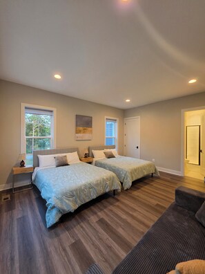 Room - Luxury 550' Waterfront Private Beach Lake Anna (Bumpass)