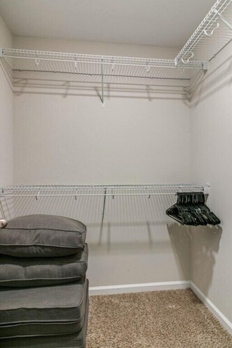 Franklin Haven by Johnathan (1010 Franklin, #B)