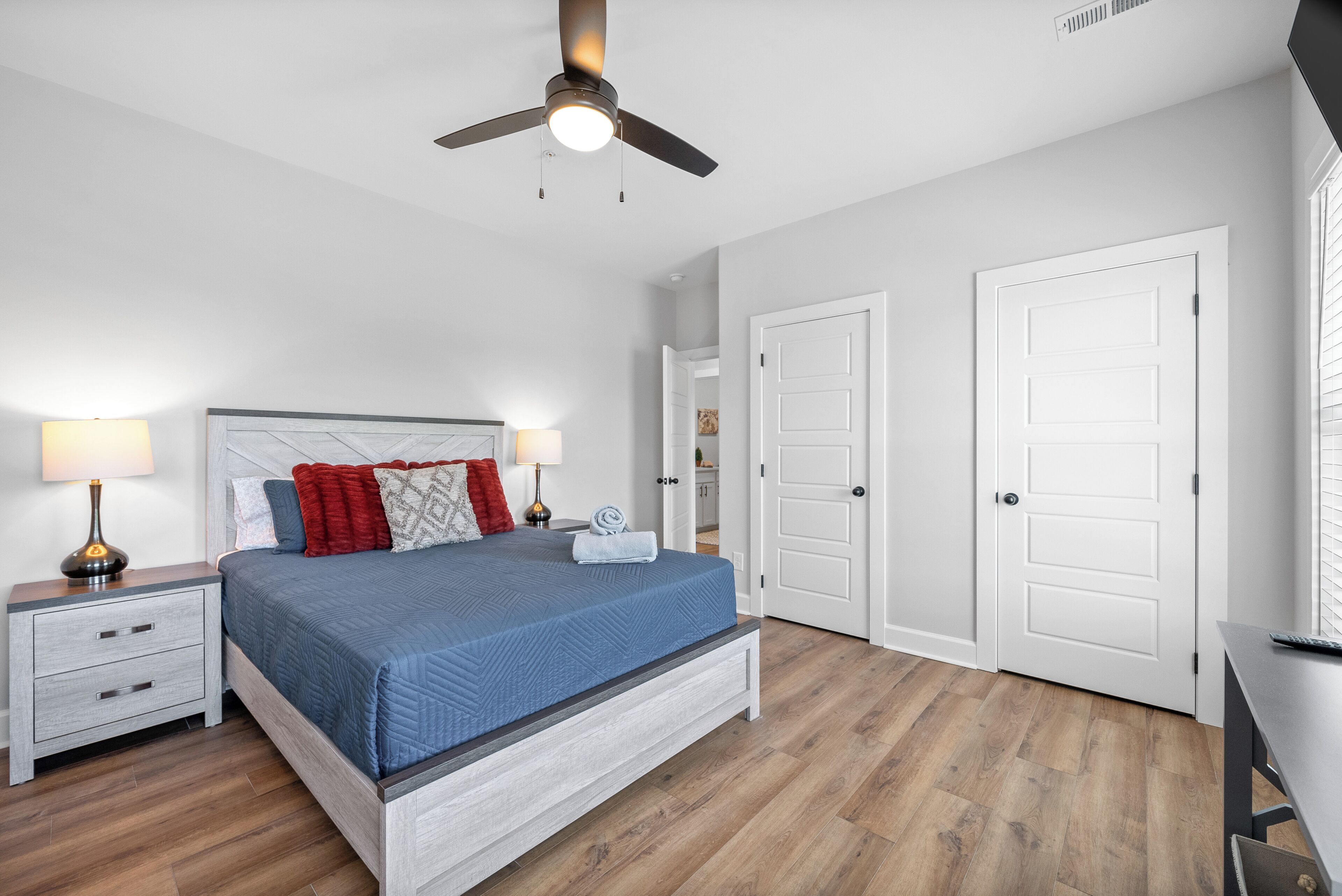 Desk, iron/ironing board, WiFi (free), bed sheets