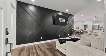 Blackwood Ridge, By Bertin (1221 Beverly Hills Dr)