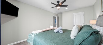 Main Street Manor | Spacious Home Near Dining (1022 Main Street)