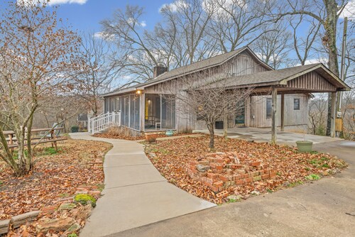The Horse Haven at Liberty Star Farms (1536 Gratton Rd)