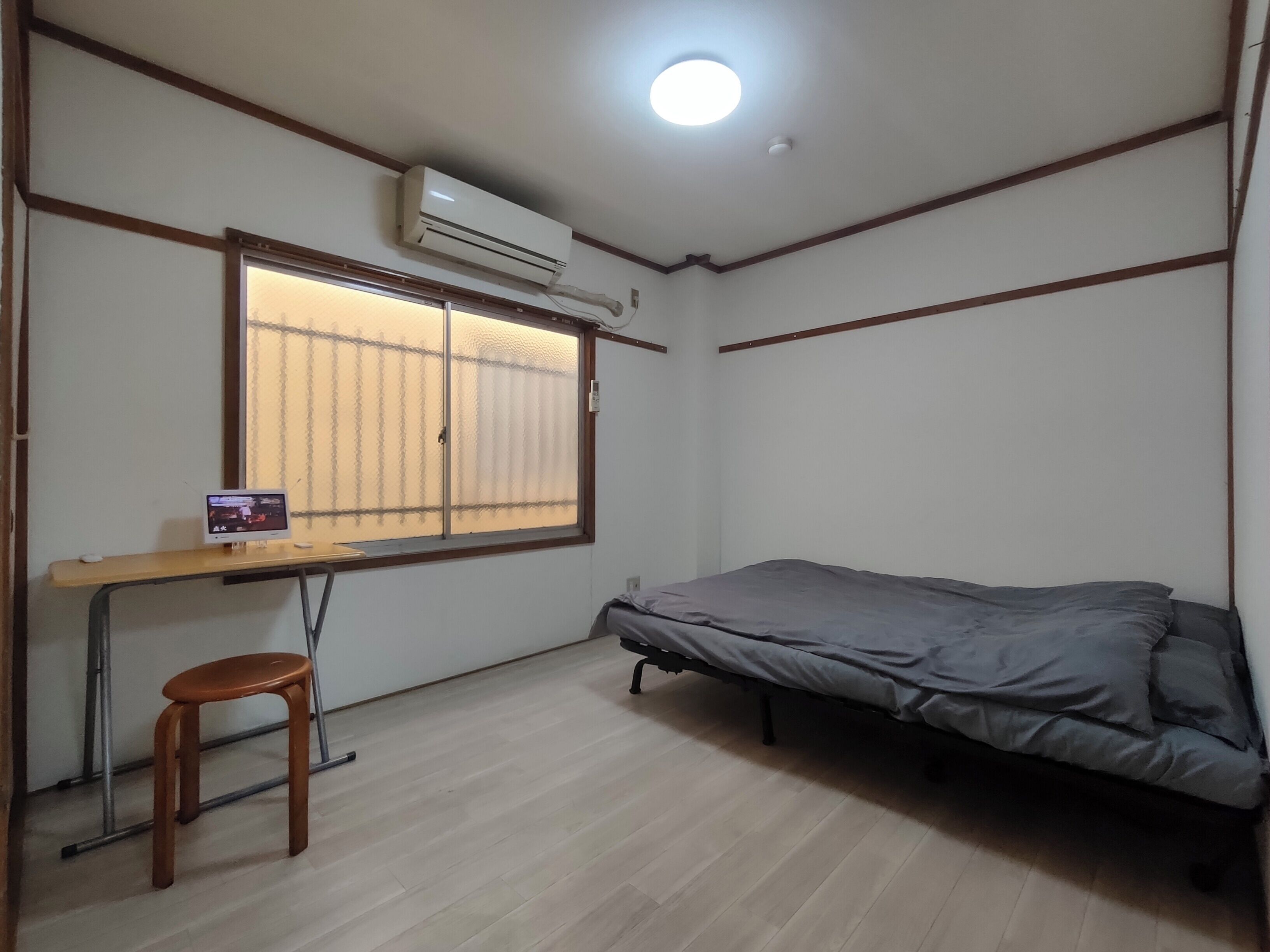2/3 Minutes By Subway To Namba/shinsaibashi Station; 1 Minute Walk To Imamiya Station And The Supermarket; 24-square-meter 1dk Apartment; Minshuku Chion 401 - Japan