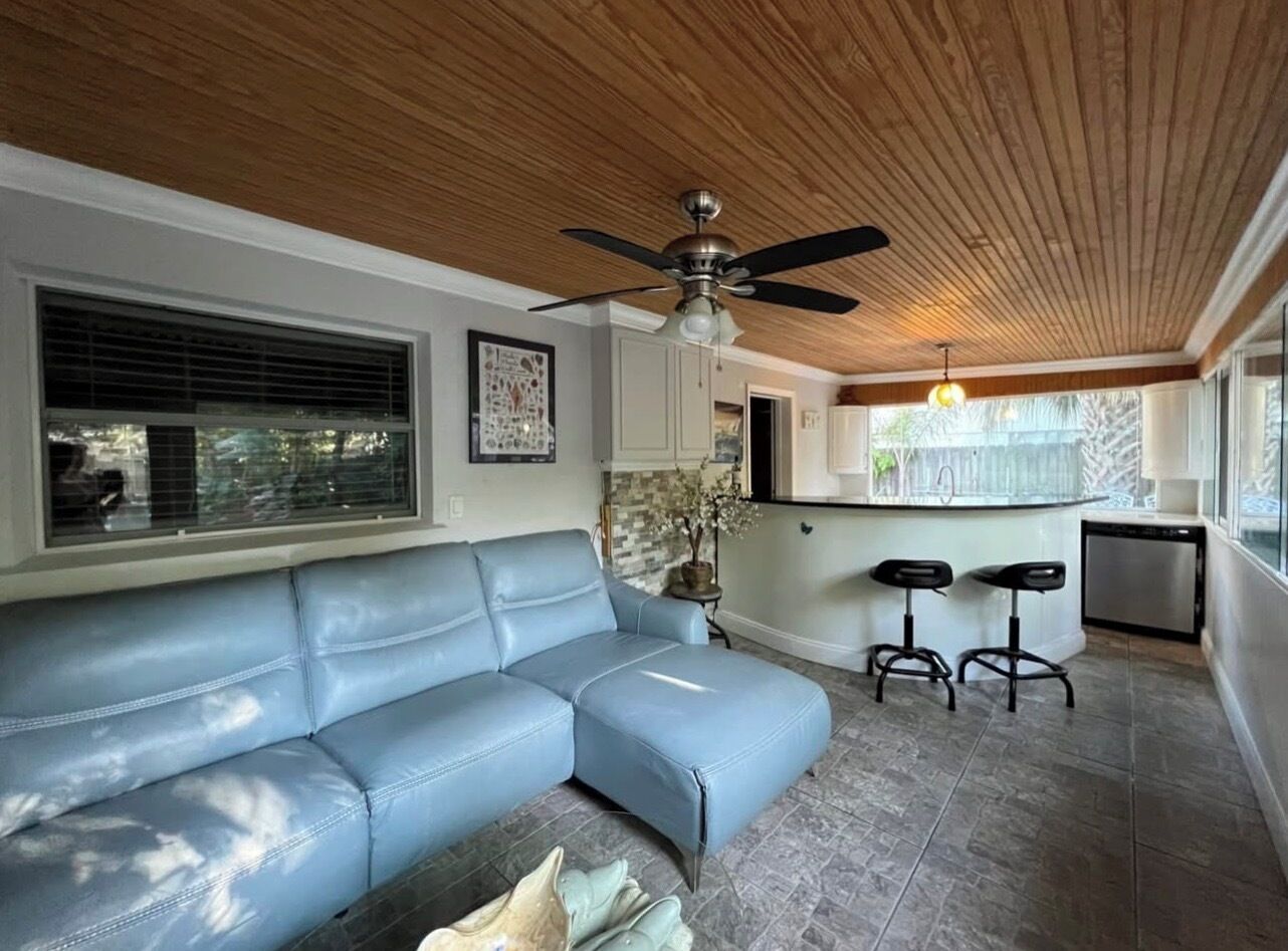 Charming 1-bedroom Guesthouse In Amazing Ozona Free Parking, Walk To Restaurants - Palm Harbor