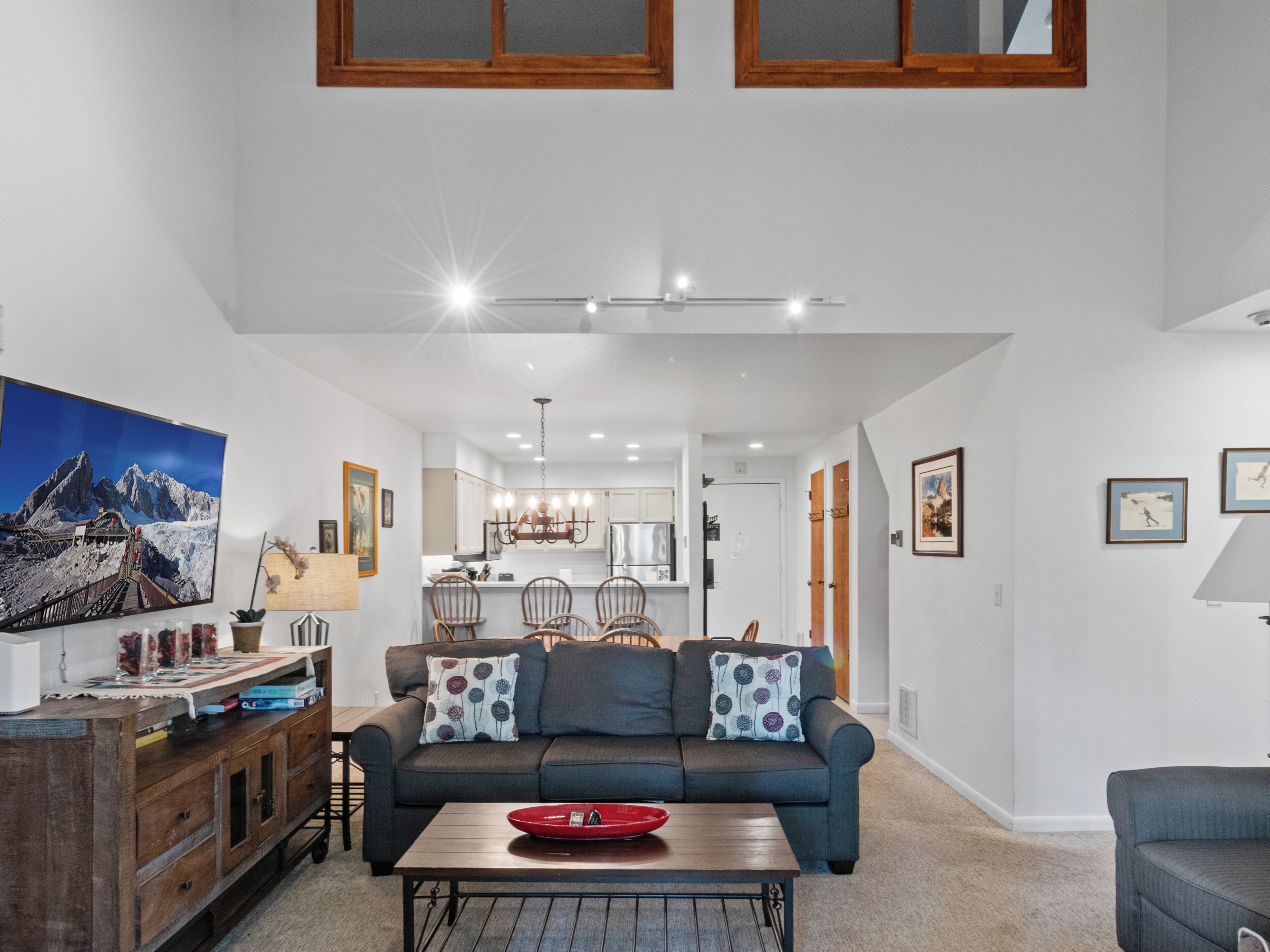 Smart TV, fireplace, DVD player