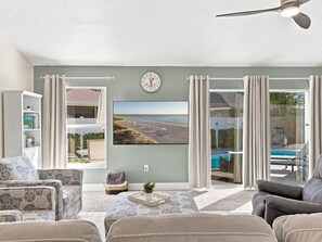 Smart TV, books - Welcome to The Sea Is Calling 2.0 (Sarasota)