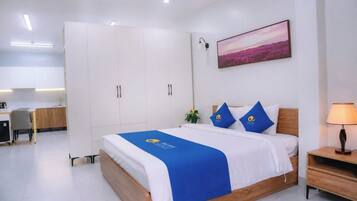 Departamento estándar, 1 cama King size, vista al jardín | Escritorio y wifi gratis