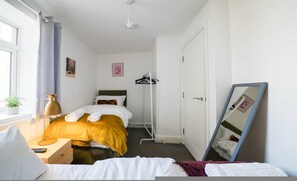 Room - Premium 3 Bed Cardiff City Sleeps 9 With Free Parking (Cardiff)