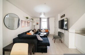 Room - Premium 3 Bed Cardiff City Sleeps 9 With Free Parking (Cardiff)